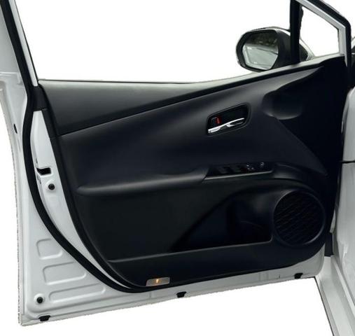 Photo of 2022 White Toyota Prius
