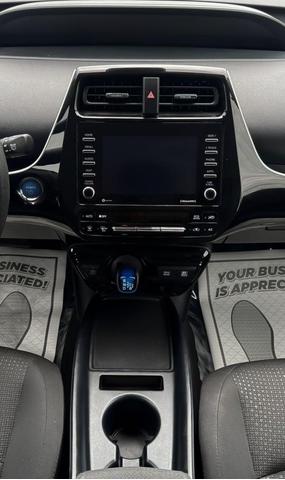Photo of 2022 White Toyota Prius