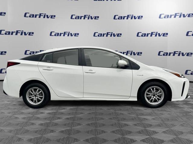 Photo of 2022 White Toyota Prius