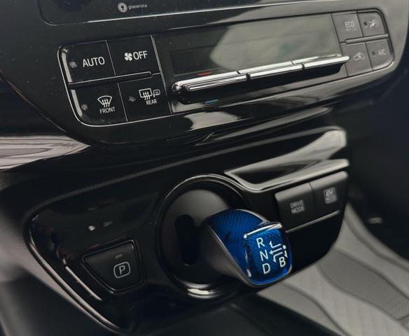 Photo of 2022 White Toyota Prius