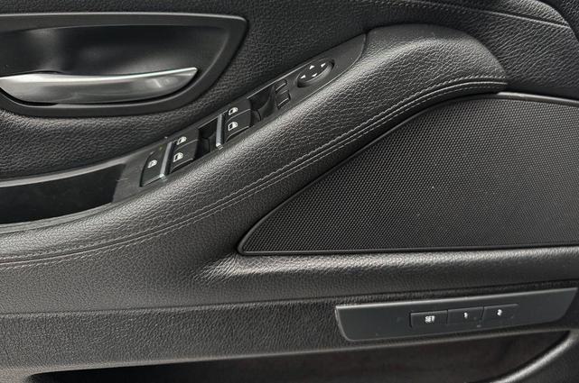 Photo of 2015 Black Sapphire Metallic BMW 528