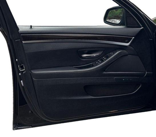 Photo of 2015 Black Sapphire Metallic BMW 528