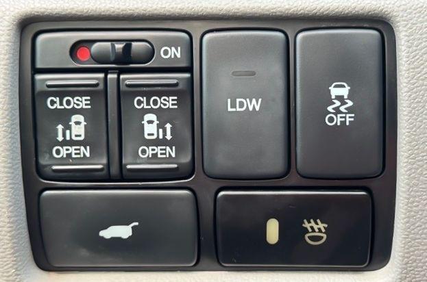 Photo of 2016 Gray Honda Odyssey