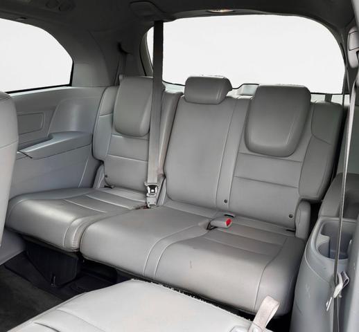 Photo of 2016 Gray Honda Odyssey