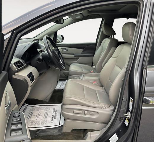 Photo of 2016 Gray Honda Odyssey
