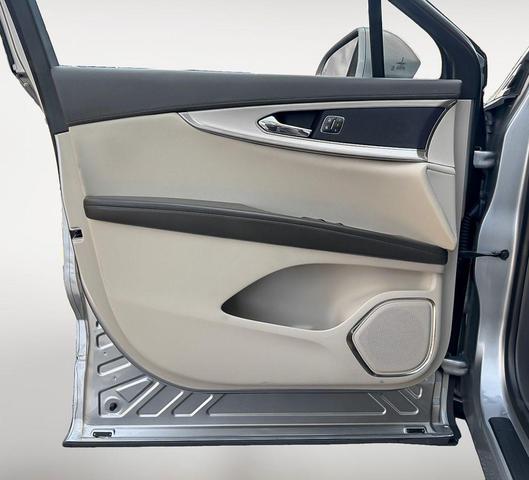 Photo of 2020 Silver Lincoln Nautilus