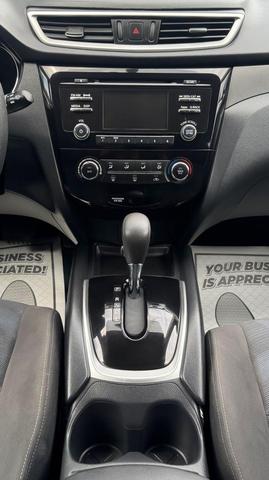 Photo of 2016 Gun Metallic Nissan Rogue