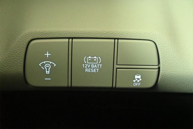 Photo of 2024 Gray Pearl Hyundai Elantra HEV