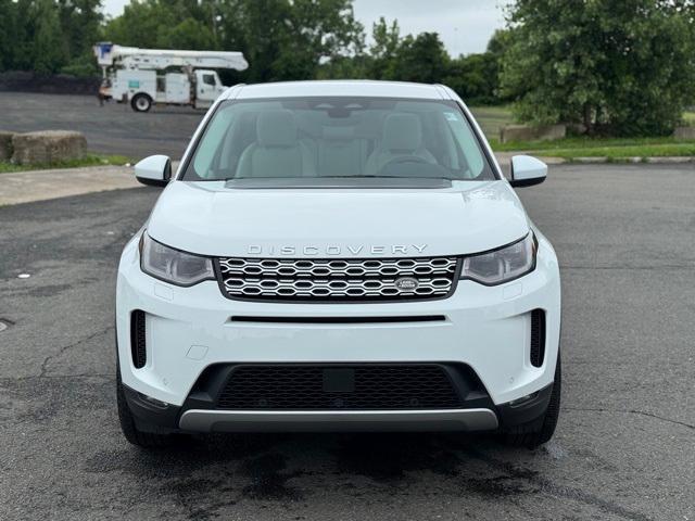 Photo of 2022 Fuji White Land Rover Discovery Sport