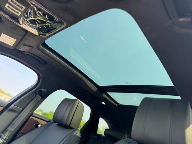 Photo of 2026 Varesine Blue Land Rover Range Rover Velar