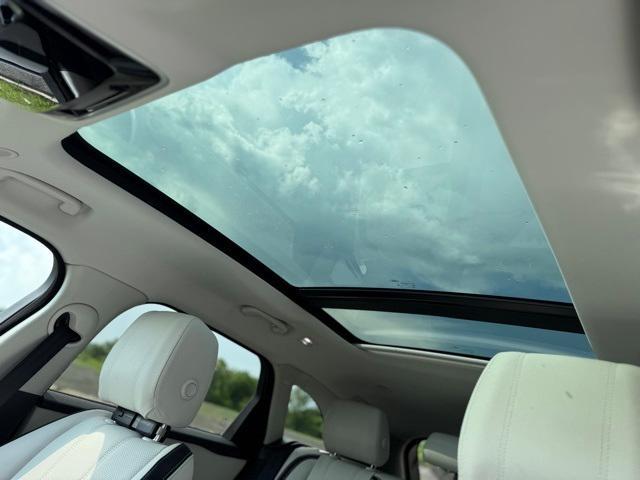 Photo of 2022 Byron Blue Land Rover Range Rover Velar