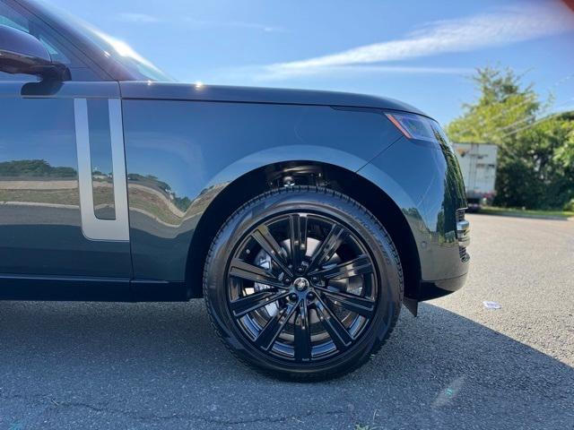 Photo of 2025 Belgravia Green Land Rover Range Rover