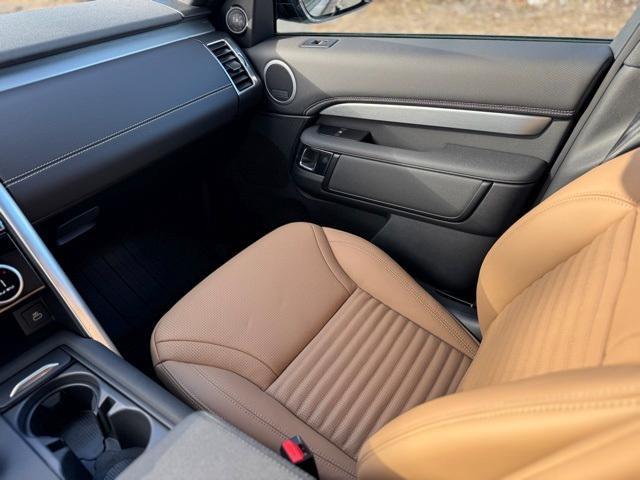 Photo of 2025 Carpathian Grey Land Rover Discovery