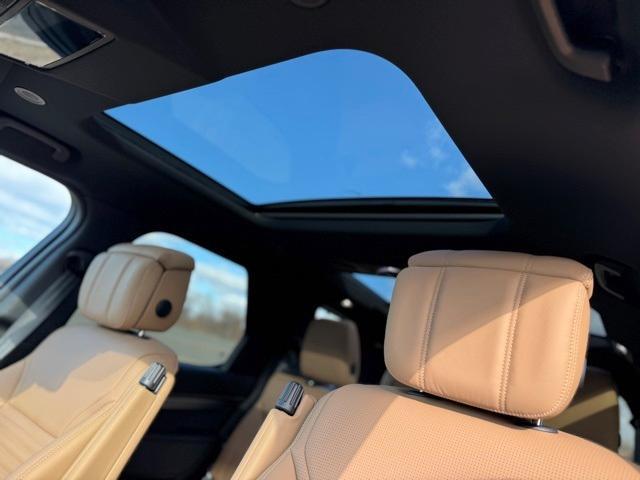 Photo of 2025 Carpathian Grey Land Rover Discovery