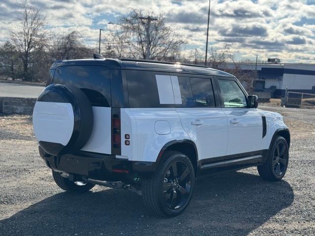 Photo of 2025 Fuji White Land Rover Defender