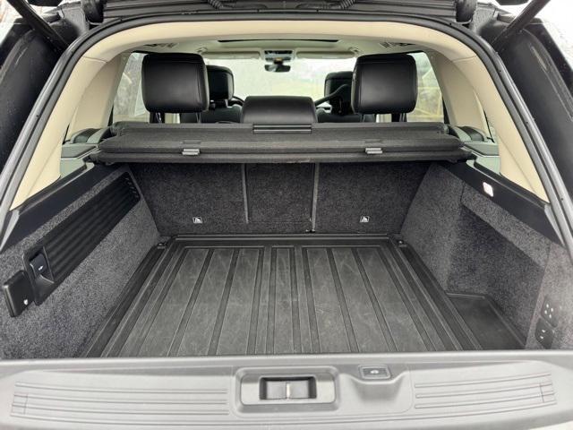 Photo of 2020 Santorini Black Land Rover Range Rover