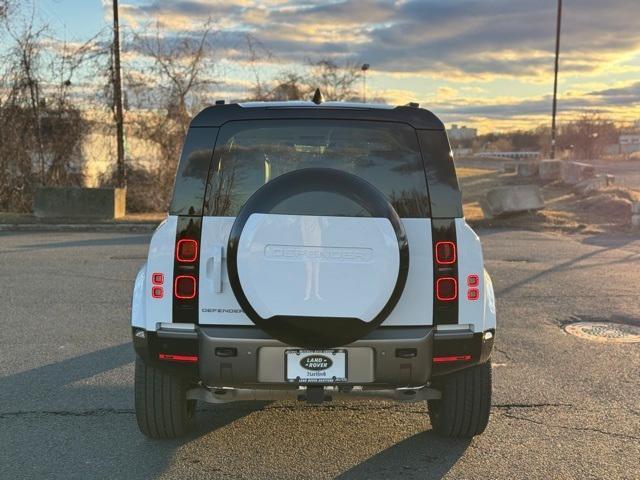 Photo of 2025 Fuji White Land Rover Defender