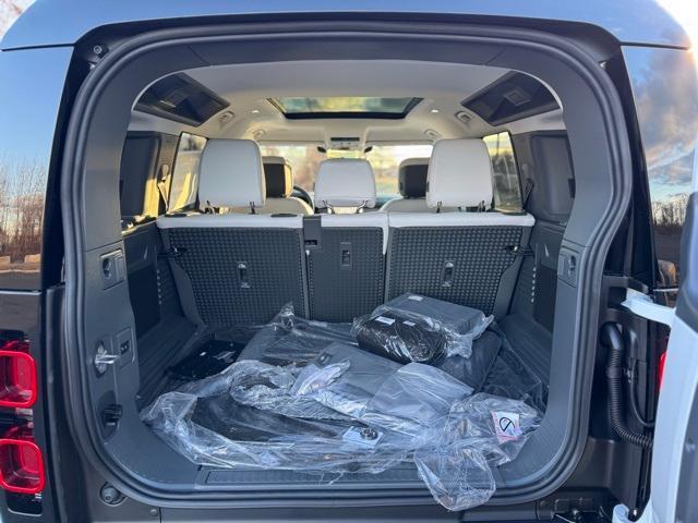 Photo of 2025 Fuji White Land Rover Defender