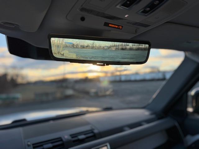 Photo of 2025 Fuji White Land Rover Defender