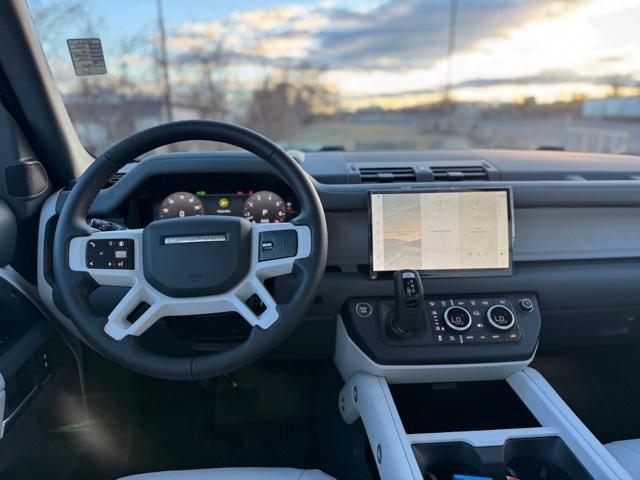 Photo of 2025 Fuji White Land Rover Defender