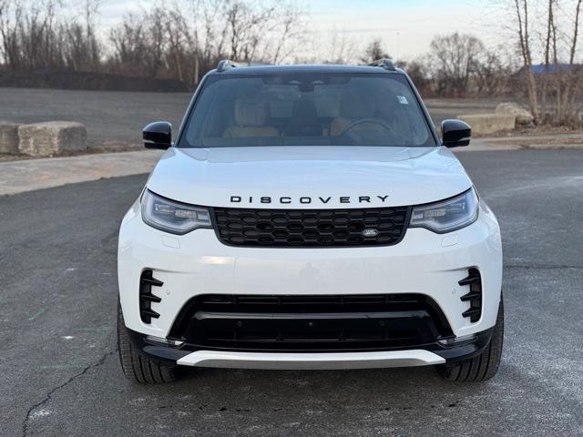 Photo of 2025 Fuji White Land Rover Discovery