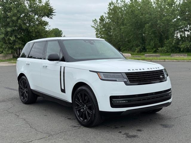 Photo of 2025 Fuji White Land Rover Range Rover