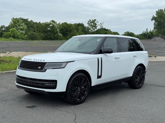 Photo of 2025 Fuji White Land Rover Range Rover