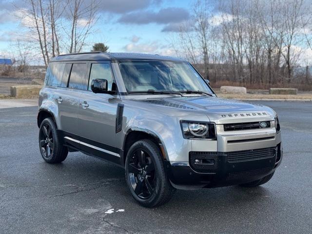 Photo of 2025 Silicon Silver Land Rover Defender
