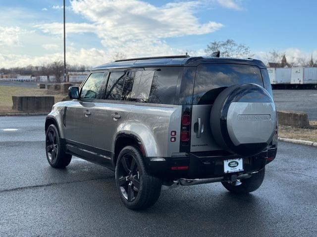 Photo of 2025 Silicon Silver Land Rover Defender