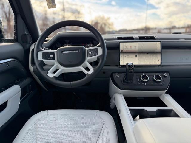 Photo of 2025 Silicon Silver Land Rover Defender