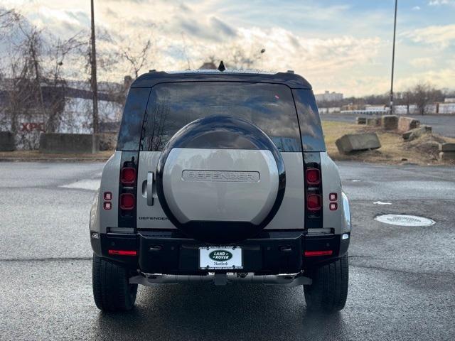 Photo of 2025 Silicon Silver Land Rover Defender