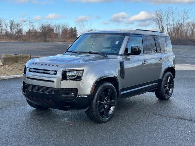Photo of 2025 Silicon Silver Land Rover Defender