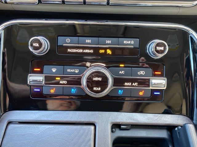 Photo of 2022 Flight Blue Metallic Clearcoat Lincoln Navigator