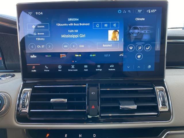 Photo of 2022 Flight Blue Metallic Clearcoat Lincoln Navigator