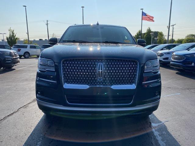 Photo of 2022 Flight Blue Metallic Clearcoat Lincoln Navigator