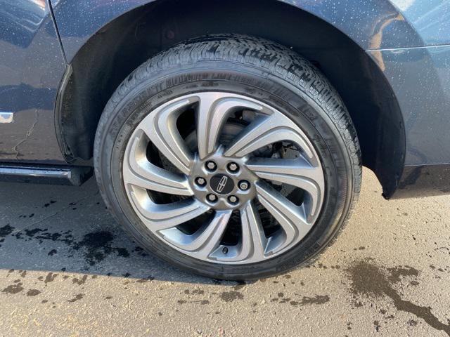 Photo of 2022 Flight Blue Metallic Clearcoat Lincoln Navigator