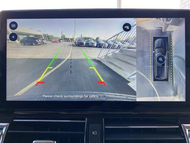Photo of 2022 Flight Blue Metallic Clearcoat Lincoln Navigator