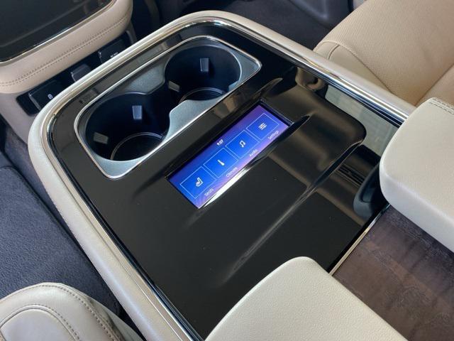 Photo of 2022 Flight Blue Metallic Clearcoat Lincoln Navigator