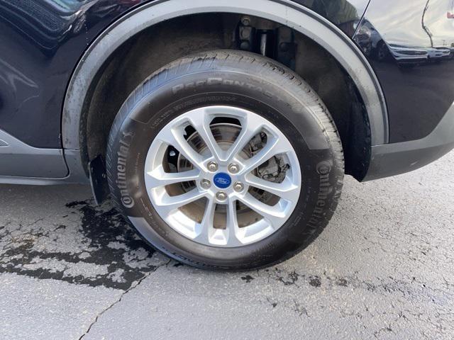Photo of 2022 Agate Black Metallic Ford Escape