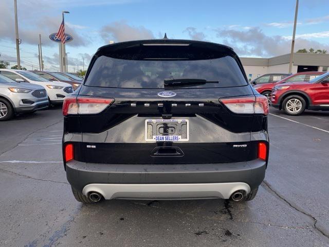 Photo of 2022 Agate Black Metallic Ford Escape