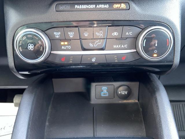 Photo of 2022 Agate Black Metallic Ford Escape