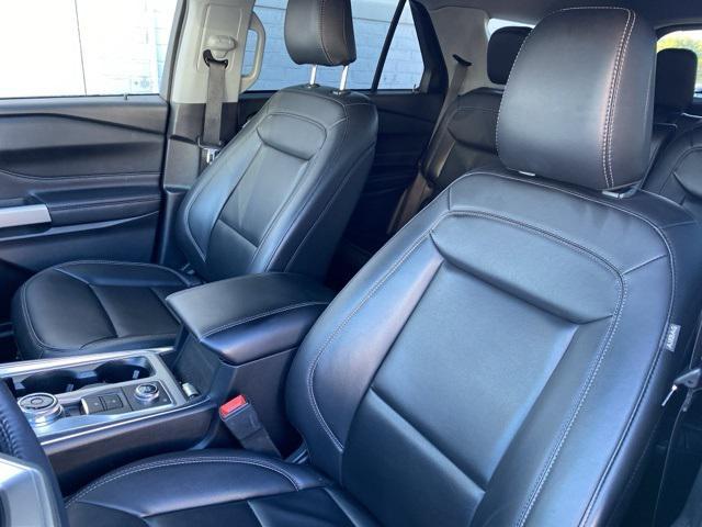 Photo of 2022 Star White Metallic Tri-Coat Ford Explorer