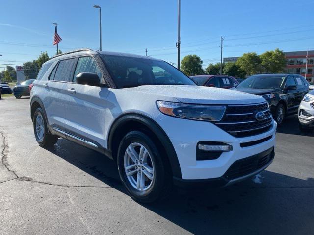 Photo of 2022 Star White Metallic Tri-Coat Ford Explorer