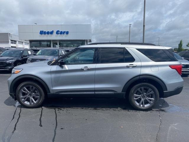 Photo of 2023 Iconic Silver Metallic Ford Explorer