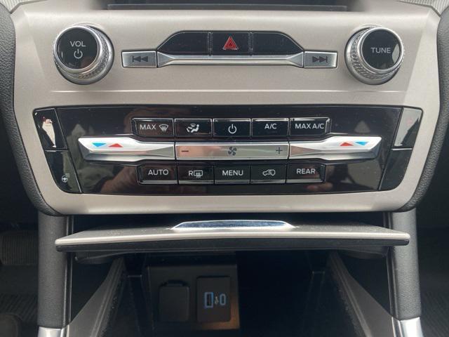 Photo of 2023 Agate Black Metallic Ford Explorer