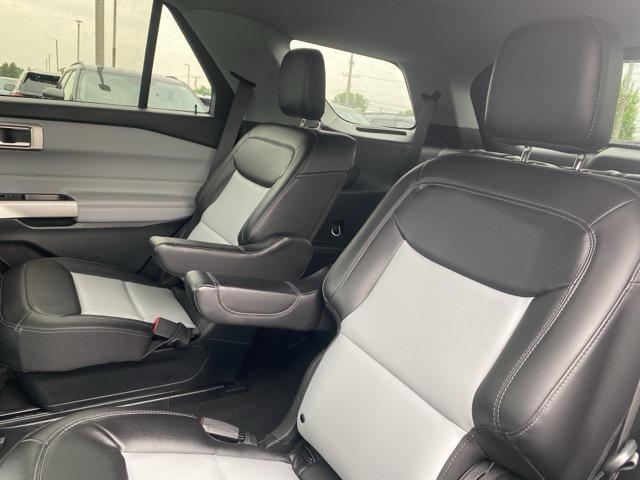 Photo of 2023 Agate Black Metallic Ford Explorer