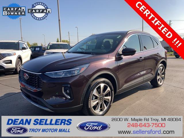 Photo of 2023 Cinnabar Red Metallic Premium Colorant Ford Escape