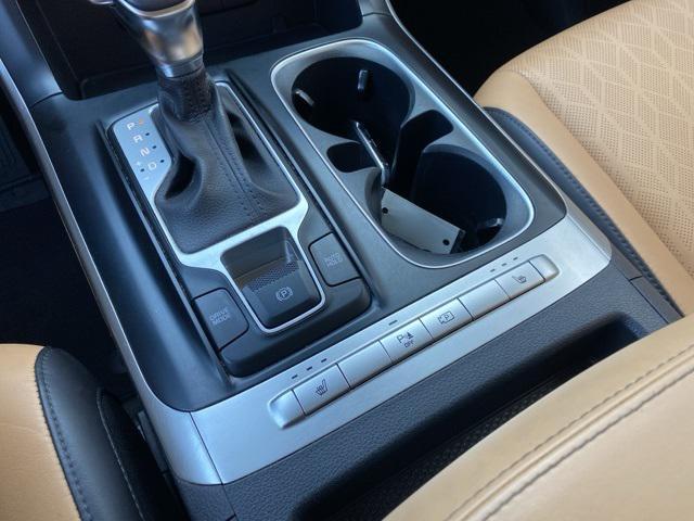 Photo of 2022 Snow White Pearl Kia Carnival