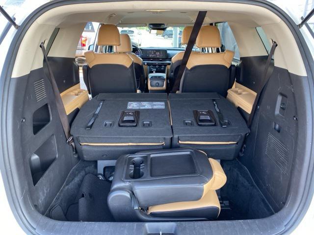 Photo of 2022 Snow White Pearl Kia Carnival