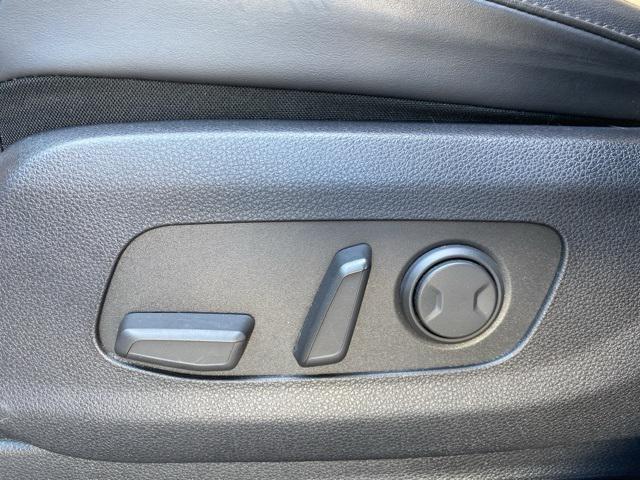 Photo of 2022 Snow White Pearl Kia Carnival